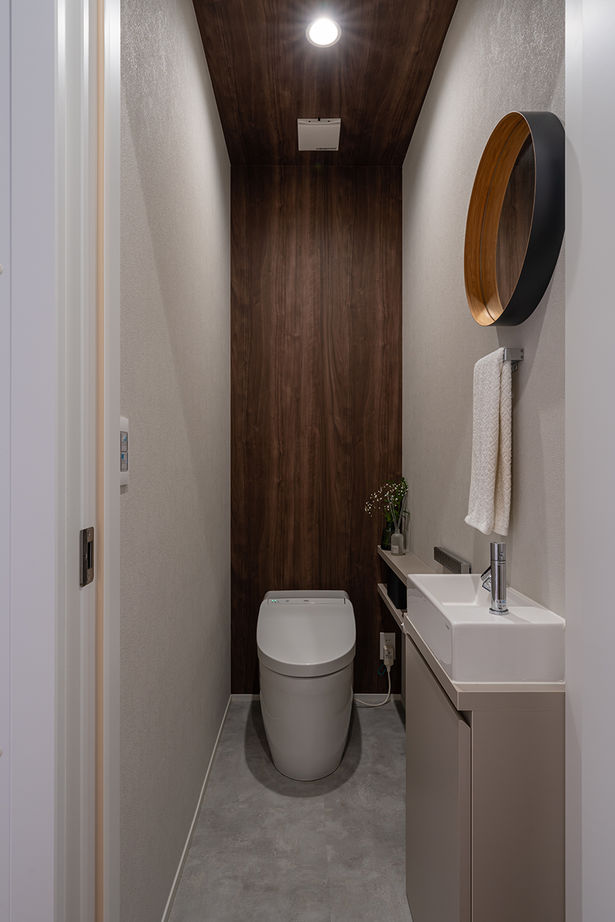 コラボハウス一級建築士事務所 【約38坪】ハナミズキとともに暮らす四角い家／しっくい塗りのリビング・ダイニング、和室の建築実例画像9