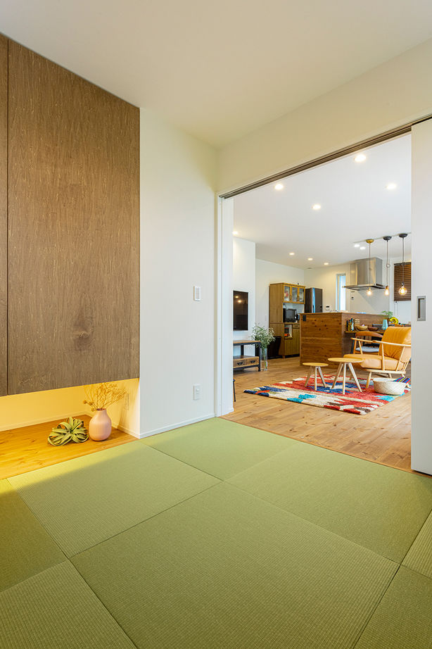 コラボハウス一級建築士事務所 【約29坪／明るいリビング】約29坪でも広くて快適！三角が連続する家／便利な家事動線／収納広々の建築実例画像5