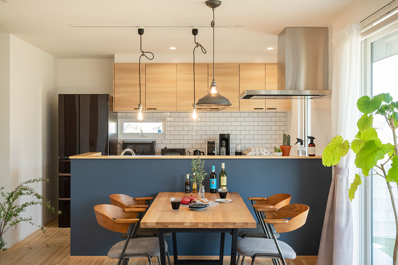 コラボハウス一級建築士事務所 【36坪／愛犬にやさしい床材】お庭キャンプが楽しめる吹き抜けリビングの家の建築実例画像2