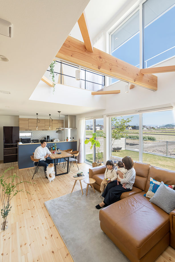 コラボハウス一級建築士事務所 【36坪／愛犬にやさしい床材】お庭キャンプが楽しめる吹き抜けリビングの家の建築実例画像4