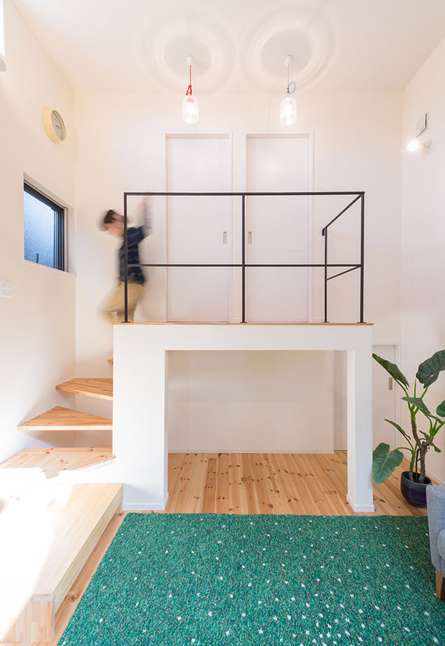 コラボハウス一級建築士事務所 1000万円台｜間取り図｜狭小地｜隣家が迫る21坪の小さな敷地で開放感いっぱいに暮らす、スキップフロアの家の建築実例画像6