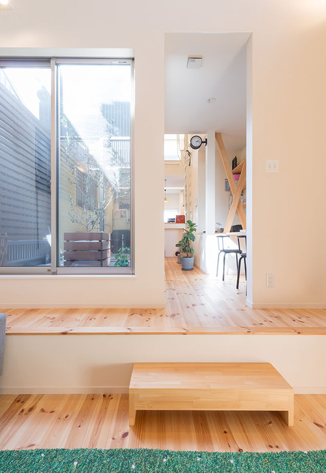 コラボハウス一級建築士事務所 1000万円台｜間取り図｜狭小地｜隣家が迫る21坪の小さな敷地で開放感いっぱいに暮らす、スキップフロアの家の建築実例画像12