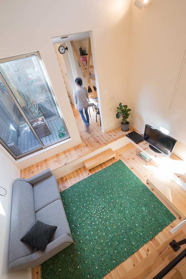 コラボハウス一級建築士事務所 1000万円台｜間取り図｜狭小地｜隣家が迫る21坪の小さな敷地で開放感いっぱいに暮らす、スキップフロアの家の建築実例画像13