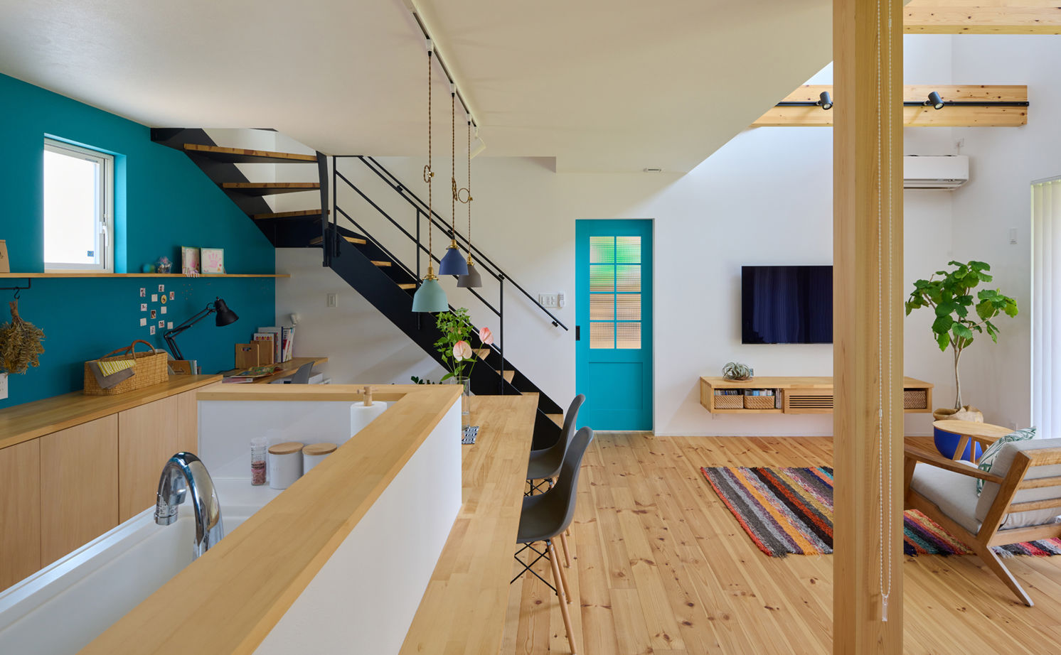 コラボハウス一級建築士事務所 2000万円台｜間取り図｜土地探し｜SUPボードが出迎える土間がある、マリンテイストの家の建築実例画像2