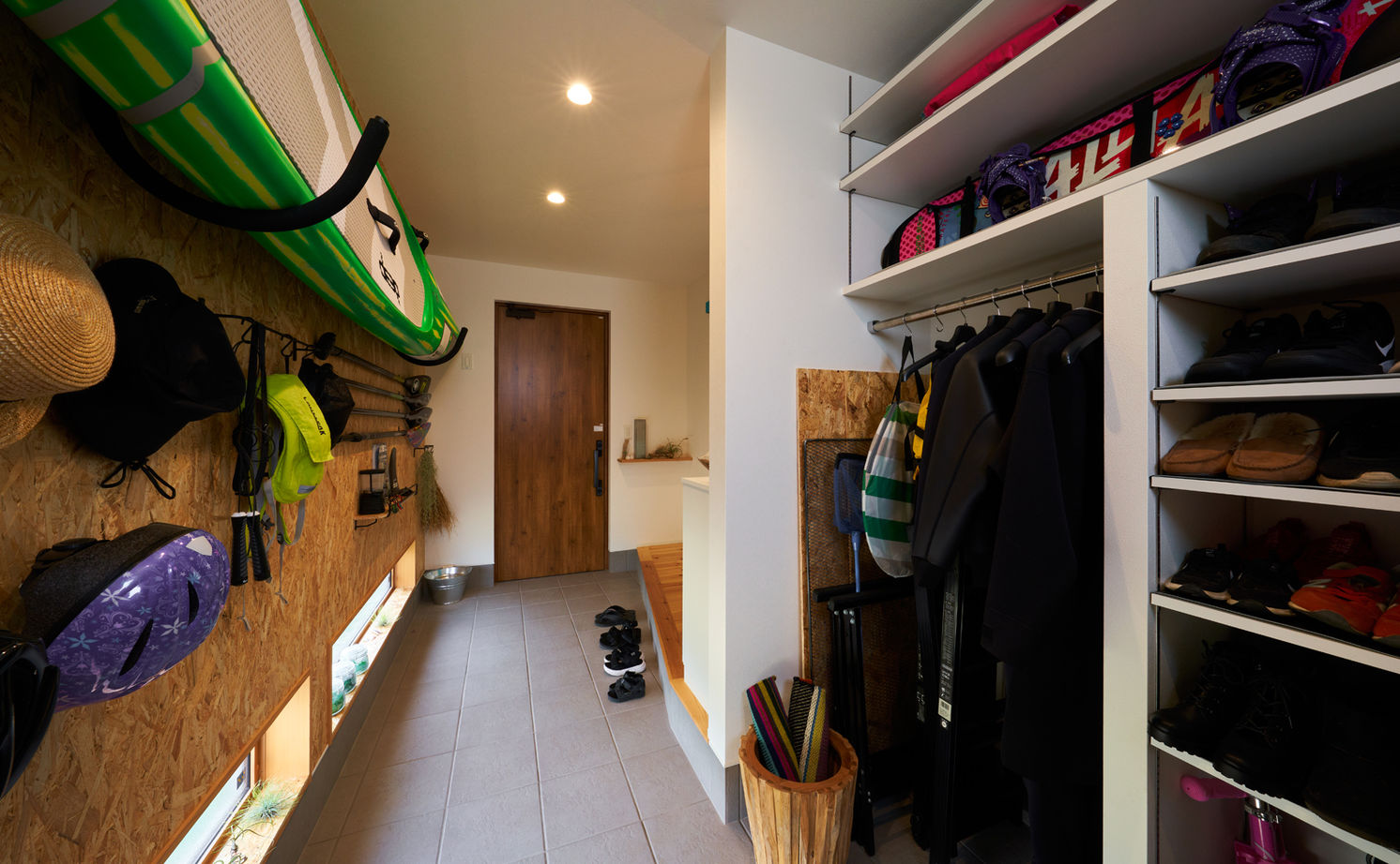 コラボハウス一級建築士事務所 2000万円台｜間取り図｜土地探し｜SUPボードが出迎える土間がある、マリンテイストの家の建築実例画像10