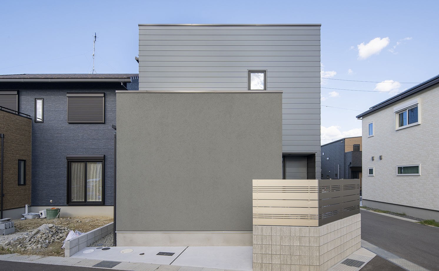 コラボハウス一級建築士事務所 2000万円台｜和泉市｜無機質｜間取り図｜お気に入りの家具やインテリアが映える「余白」のある家の建築実例画像