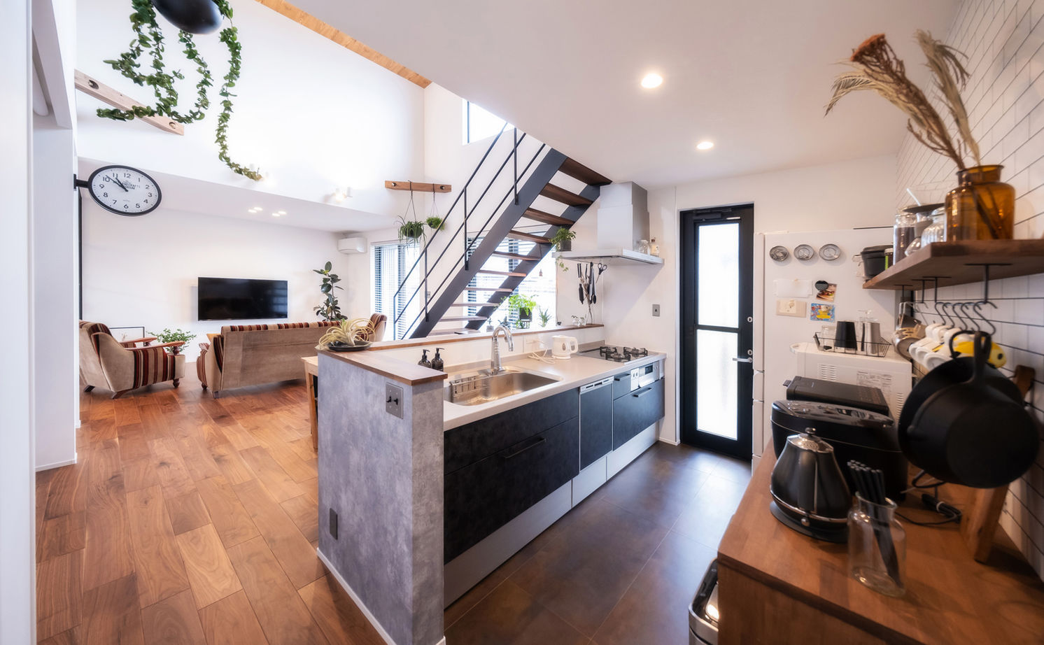 コラボハウス一級建築士事務所 2000万円台｜間取り図｜平屋風｜ワクワクが詰まった宝箱。コンテナハウスみたいな無骨でカッコイイ家の建築実例画像6