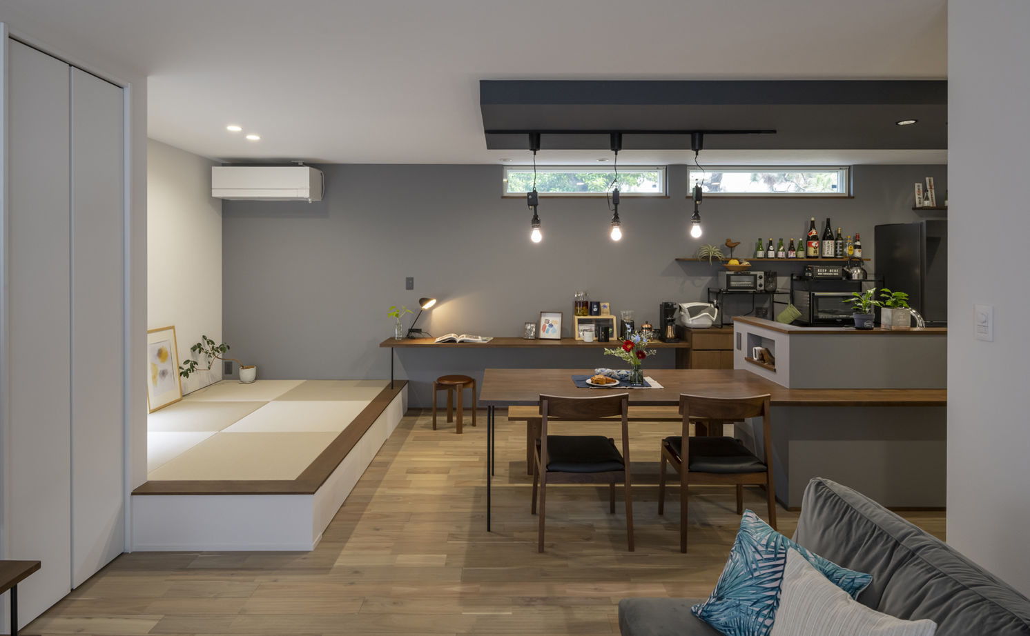 コラボハウス一級建築士事務所 2000万円台｜間取り図｜ビルトインガレージ｜アウトドア好きの夫婦が建てた、ナチュラルでちょっと無骨な家の建築実例画像6