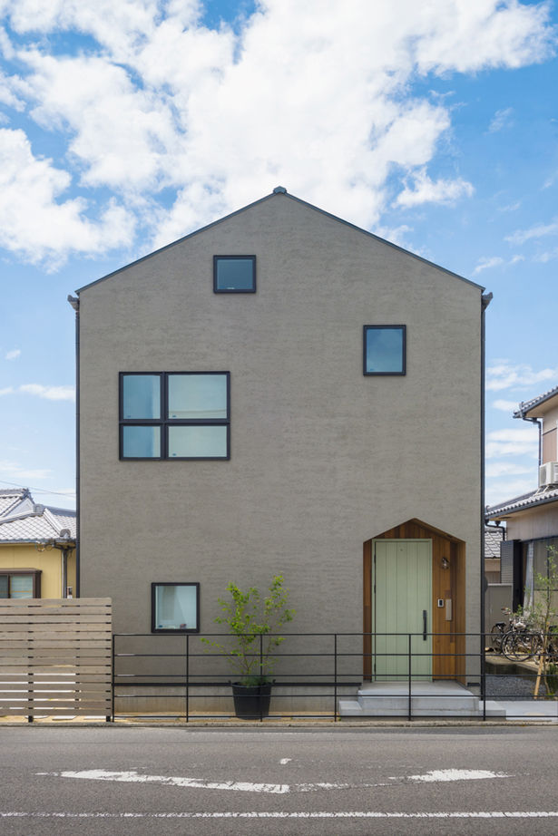 コラボハウス一級建築士事務所 2000万円台｜間取り図｜狭小地｜敷地22坪。めざしたのは、ヨーロッパの街角に佇むレトロなアパートメントの建築実例画像1