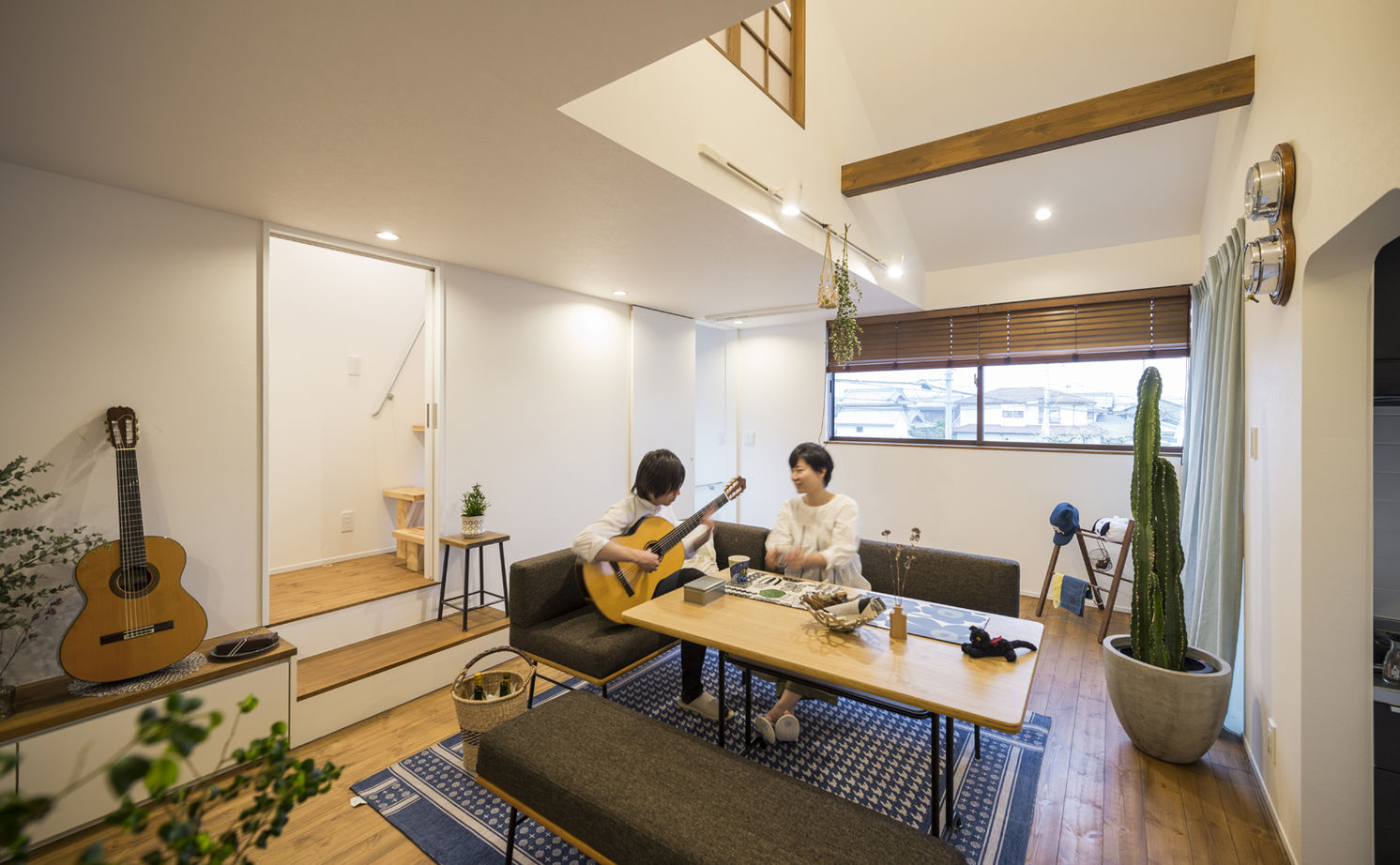 コラボハウス一級建築士事務所 2000万円台｜間取り図｜狭小地｜敷地22坪。めざしたのは、ヨーロッパの街角に佇むレトロなアパートメントの建築実例画像2