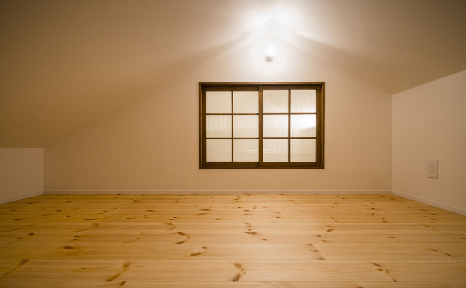 コラボハウス一級建築士事務所 2000万円台｜間取り図｜狭小地｜敷地22坪。めざしたのは、ヨーロッパの街角に佇むレトロなアパートメントの建築実例画像12