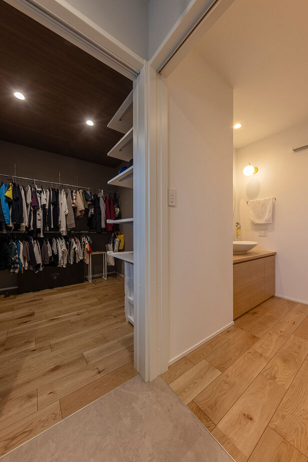 ロジックハウス 【羽島市｜総2階建て｜30坪台｜2000万円台】真四角の間取りで土地をフル活用！吹抜けリビングが開放的な家の建築実例画像6