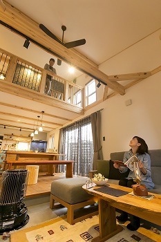 ネクストハウスデザイン 平屋でも2階建てでもない。広すぎず狭すぎないちょうどよさで、どこにいても家族の気配を感じられる住まいの建築実例画像3