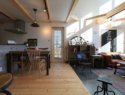 ネクストハウスデザイン 外を身近に感じる平屋の良さを取り入れた住まい。家でアウトドアライフを楽しみ、日常にワクワクを！の建築実例画像2