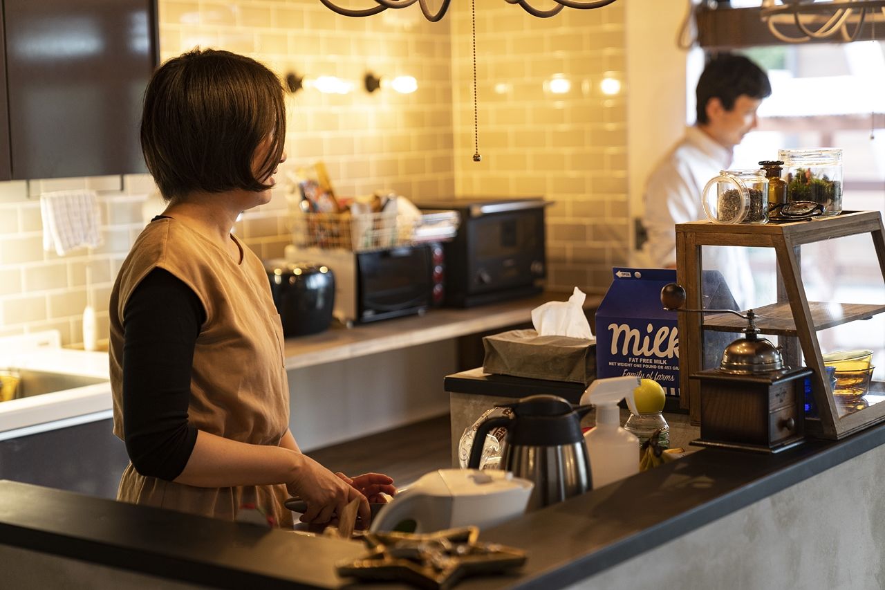 ネクストハウスデザイン 木、アイアン、タイル、素材使いがカッコいい！ 大人カフェスタイルの家の建築実例画像5