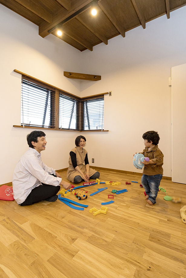 ネクストハウスデザイン 木、アイアン、タイル、素材使いがカッコいい！ 大人カフェスタイルの家の建築実例画像6