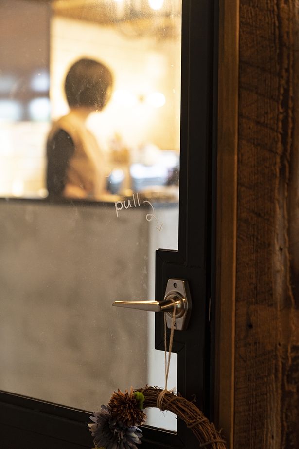 ネクストハウスデザイン 木、アイアン、タイル、素材使いがカッコいい！ 大人カフェスタイルの家の建築実例画像8