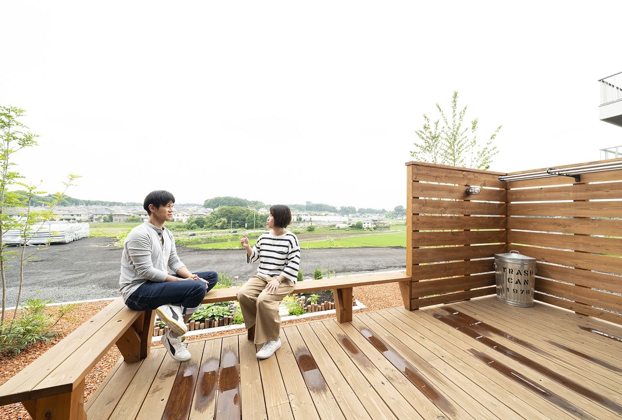 ネクストハウスデザイン 緑あふれる展望リビングの家の建築実例画像2