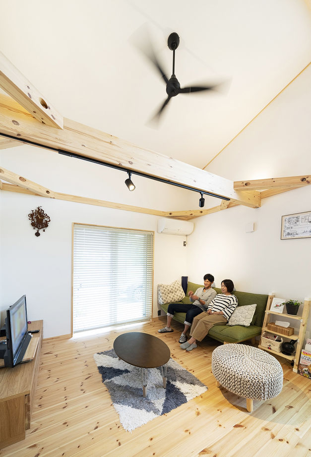 ネクストハウスデザイン 緑あふれる展望リビングの家の建築実例画像4