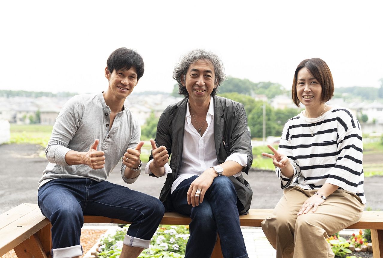 ネクストハウスデザイン 緑あふれる展望リビングの家の建築実例画像9