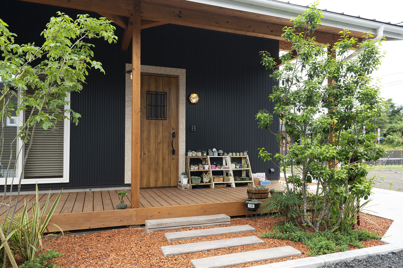 ネクストハウスデザイン 緑あふれる展望リビングの家の建築実例画像10