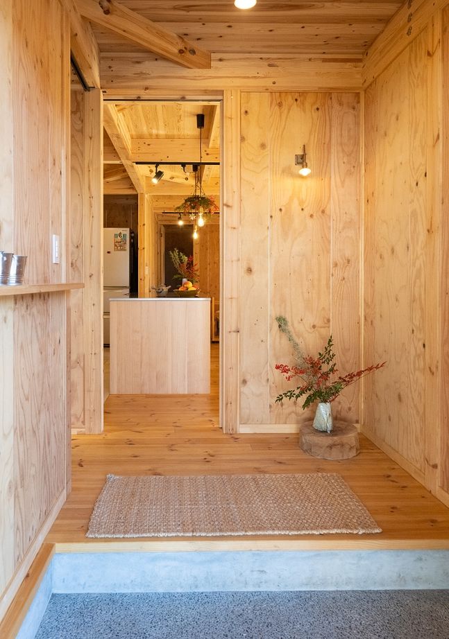 ネクストハウスデザイン 里山の風景に溶け込む大らかな平屋暮らしの建築実例画像2