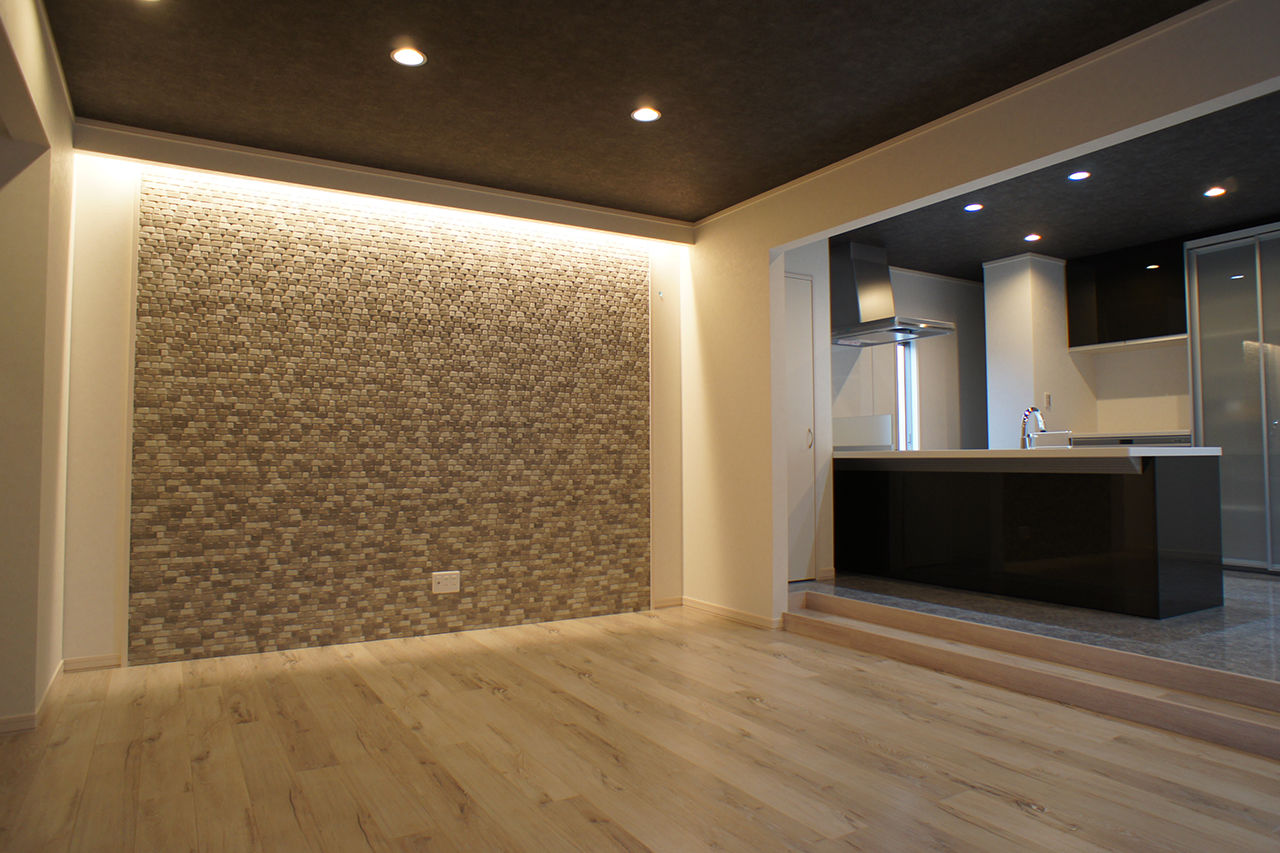 イワタ建設 【ラグジュアリー/2000万円台/40坪台/間取り】ホテルライクな28畳のLDK。大空間を見渡すステージキッチンの建築実例画像4