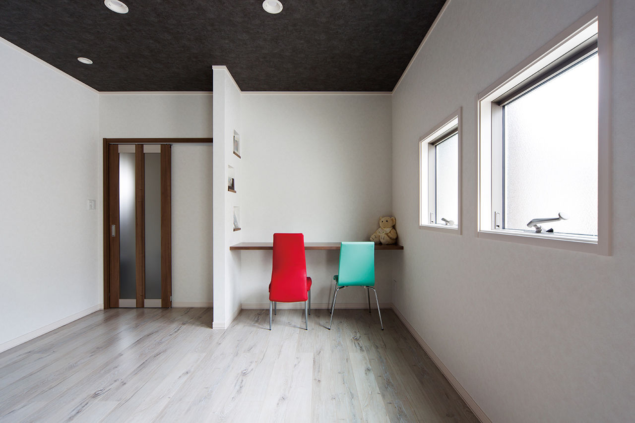 イワタ建設 【ラグジュアリー/2000万円台/40坪台/間取り】ホテルライクな28畳のLDK。大空間を見渡すステージキッチンの建築実例画像5