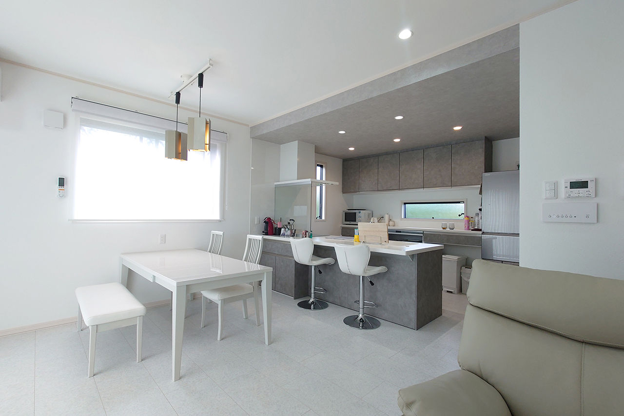 イワタ建設 【大空間リビング/2000万円台/30坪台/間取り】VRを活用しイメージをそのまま形に。スタイリッシュに暮らすの建築実例画像2