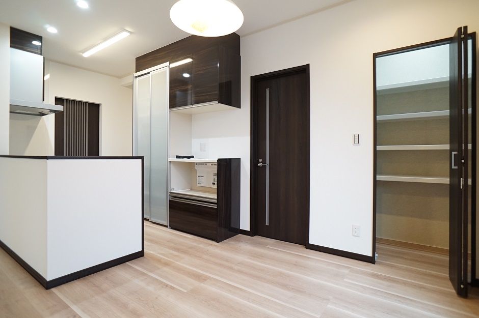 イワタ建設 【ガレージ/3000万円台/60坪台/間取り】2階リビングで日当たりの不安を解消。ビルトインガレージの邸宅の建築実例画像7