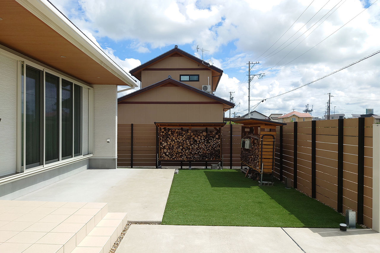 イワタ建設 【平屋/1000万円台/30坪台/間取り】庭とつながる大開口リビング。薪ストーブのある平屋でアウトドアな毎日の建築実例画像3