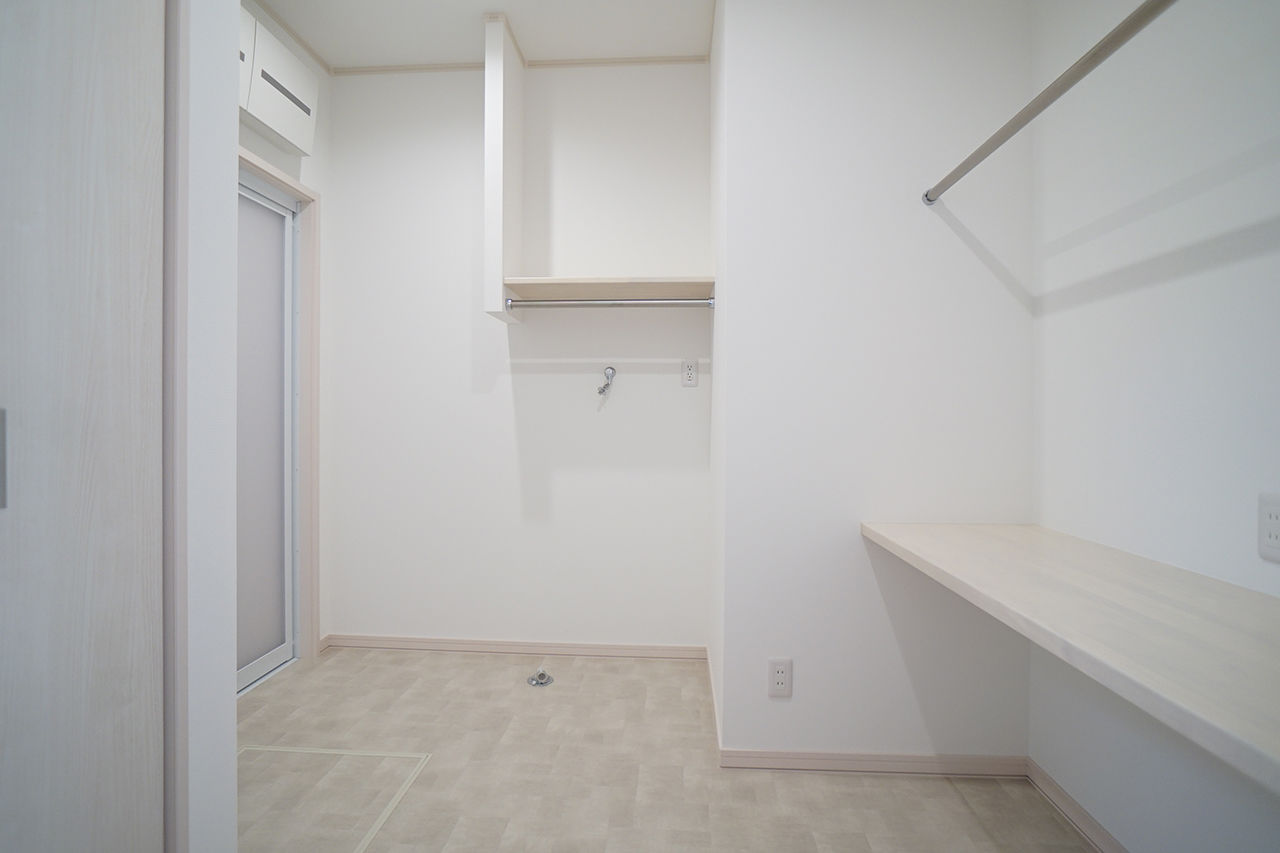 イワタ建設 【平屋/1000万円台/30坪台/間取り】庭とつながる大開口リビング。薪ストーブのある平屋でアウトドアな毎日の建築実例画像9