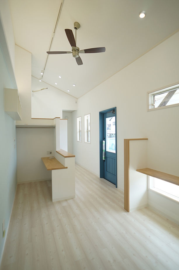 イワタ建設 【店舗併用/1000万円台/30坪台/間取り】店舗併用をコンパクトに実現！南国リゾートスタイル×ヘアサロン併設の建築実例画像2