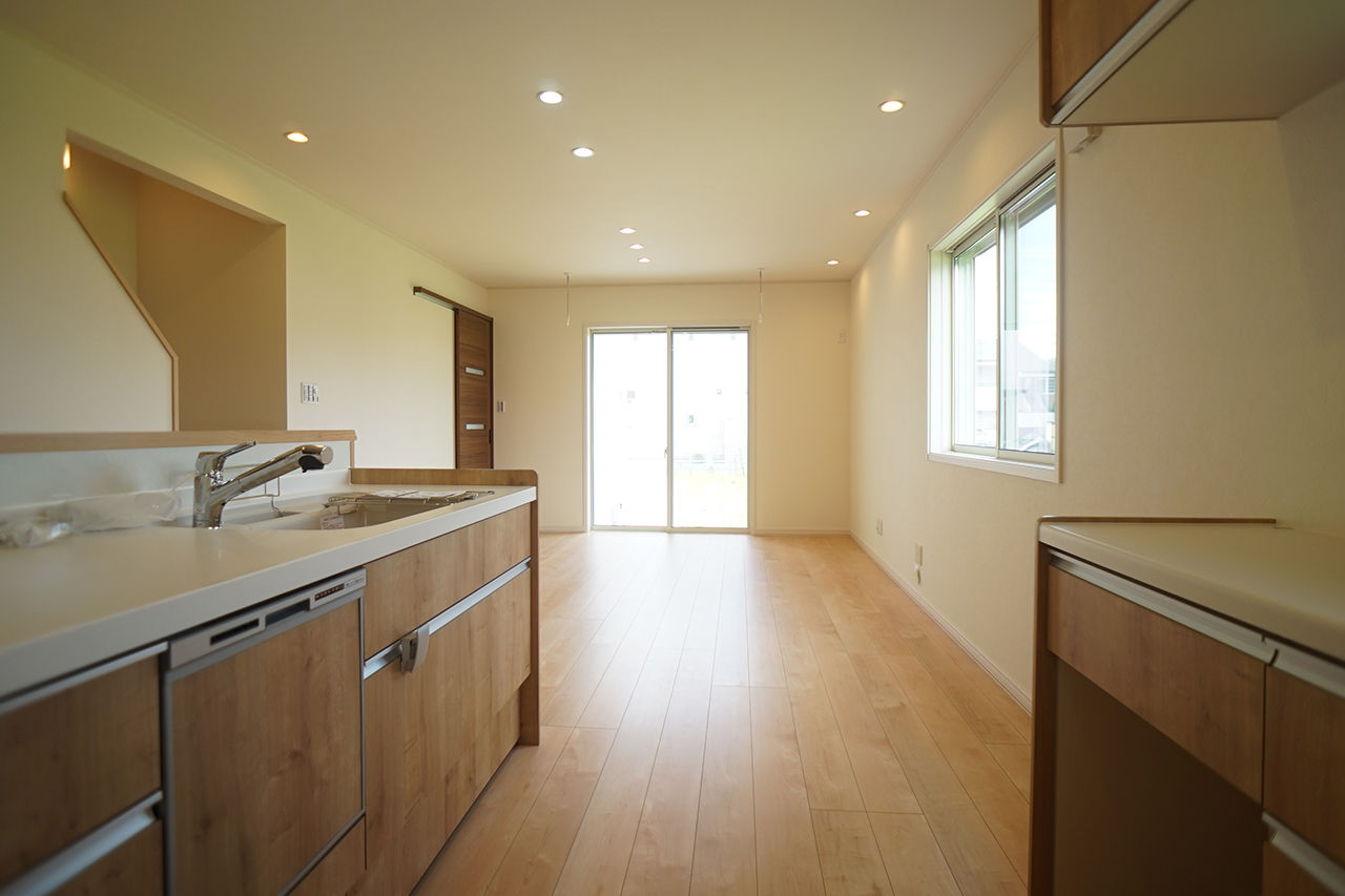 イワタ建設 【店舗併用/1000万円台/30坪台/間取り】店舗併用をコンパクトに実現！南国リゾートスタイル×ヘアサロン併設の建築実例画像10