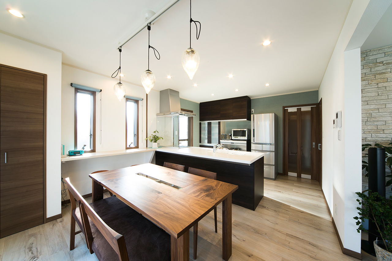 イワタ建設 【ナチュラル/2000万円台/40坪台/間取り】リビングも個室も南向き。明るく外とのつながりもデザインした家の建築実例画像3