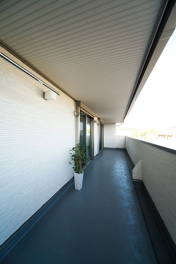 イワタ建設 【ナチュラル/2000万円台/40坪台/間取り】リビングも個室も南向き。明るく外とのつながりもデザインした家の建築実例画像7