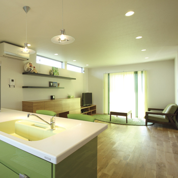 オオトリ建設 「家っぽい家はイヤ」に応えた外観デザイン。“全部お任せ”で憧れのガレージハウスが完成！の建築実例画像4