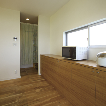 オオトリ建設 「家っぽい家はイヤ」に応えた外観デザイン。“全部お任せ”で憧れのガレージハウスが完成！の建築実例画像5