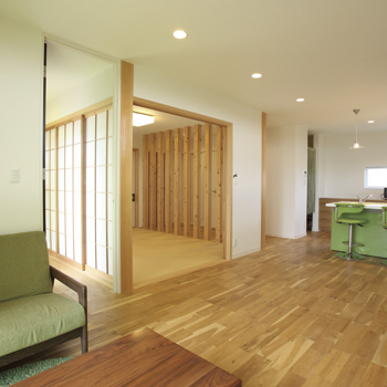 オオトリ建設 「家っぽい家はイヤ」に応えた外観デザイン。“全部お任せ”で憧れのガレージハウスが完成！の建築実例画像7