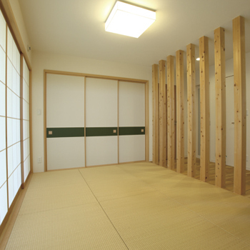 オオトリ建設 「家っぽい家はイヤ」に応えた外観デザイン。“全部お任せ”で憧れのガレージハウスが完成！の建築実例画像8