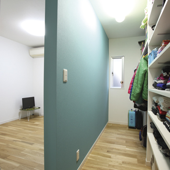 オオトリ建設 「家っぽい家はイヤ」に応えた外観デザイン。“全部お任せ”で憧れのガレージハウスが完成！の建築実例画像9