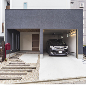 オオトリ建設 北欧ヴィンテージも、現代アートもしっくりくる、シンプルでカッコいい３階建ての木の家の建築実例画像1