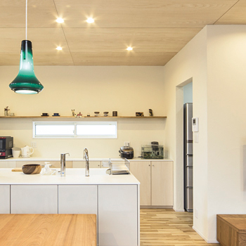 オオトリ建設 北欧ヴィンテージも、現代アートもしっくりくる、シンプルでカッコいい３階建ての木の家の建築実例画像10