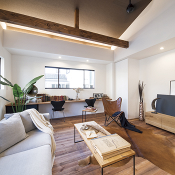 オオトリ建設 【2000～2500万円】シンプルモダンな外観。リゾートホテルのようなリビングは開放感いっぱいの建築実例画像9