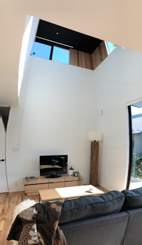 オオトリ建設 【2000～2500万円】【間取り図有】片付けが苦手でもスッキリ片付く。吹抜けのあるシンプルでかっこいい家の建築実例画像3