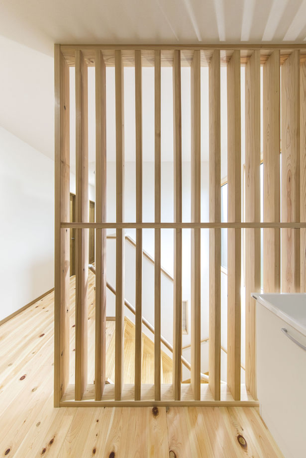 あいホーム。石塚工務店 【1600万円/間取り図有】杉の板張り天井に檜の床。無垢材の香りが心地よい住まいの建築実例画像4