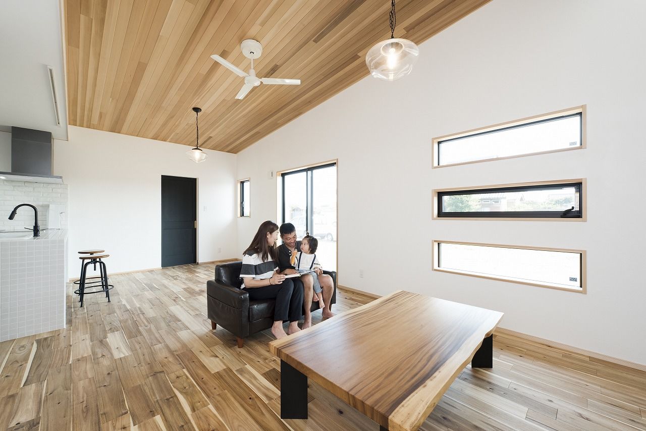 あいホーム。石塚工務店 【平屋/1700万円/間取り図有】様々な無垢材と漆喰でセンスよく仕上げた、自然素材が心地よい住まいの建築実例画像2