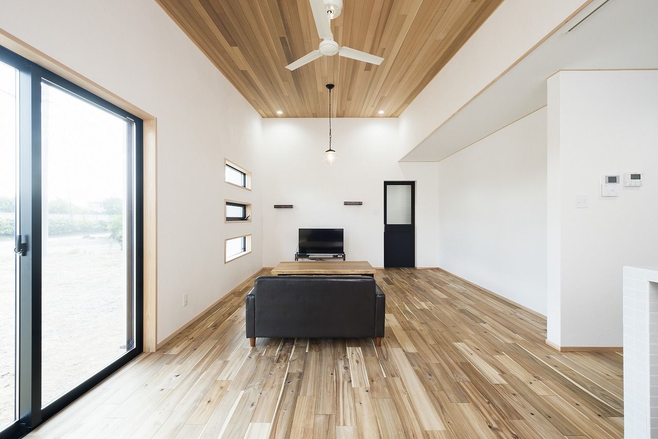 あいホーム。石塚工務店 【平屋/1700万円/間取り図有】様々な無垢材と漆喰でセンスよく仕上げた、自然素材が心地よい住まいの建築実例画像3