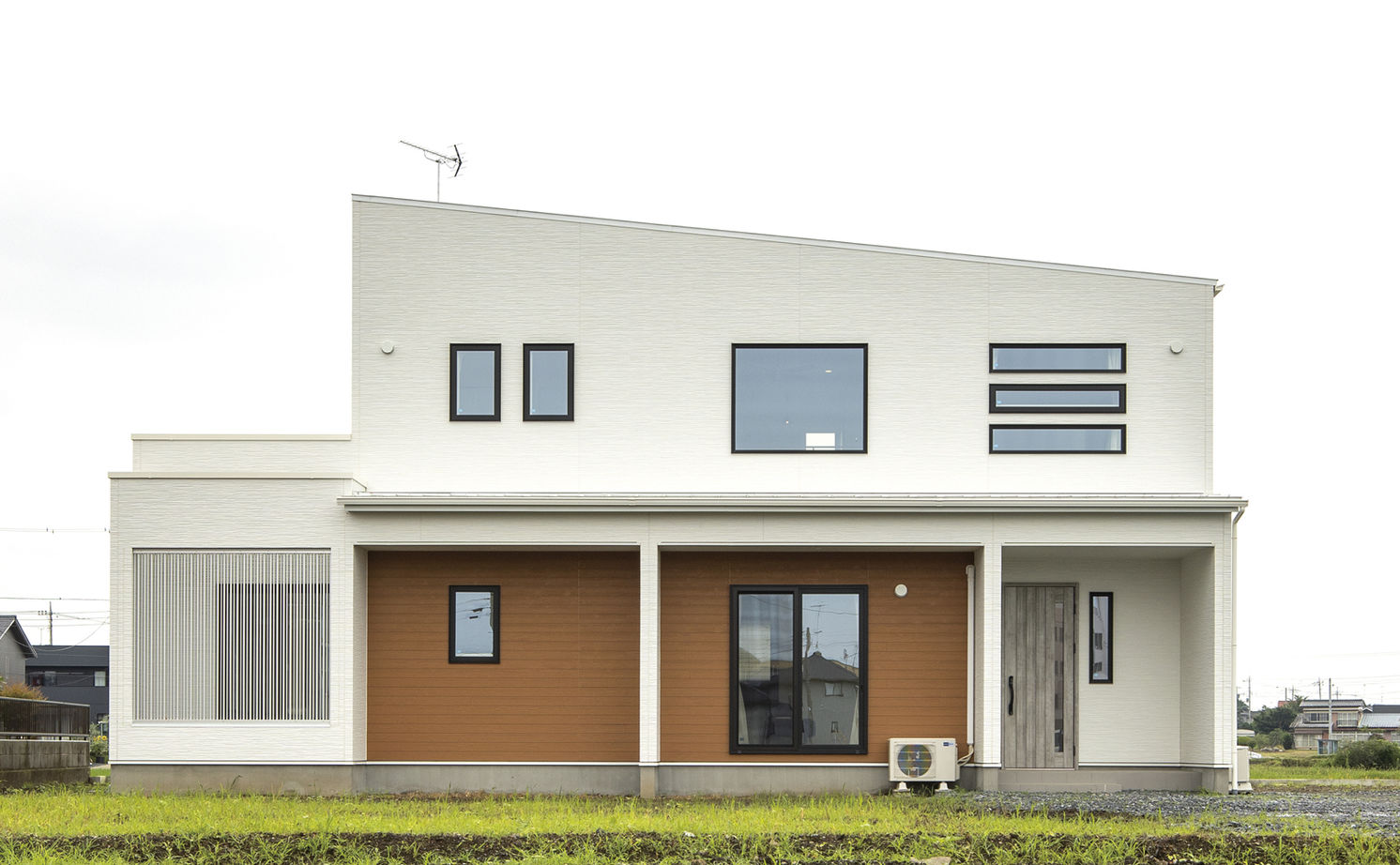 あいホーム。石塚工務店 【1680万円/間取り図有】カッコイイと暮らしやすいが融合した住まい。細やかな提案に光るセンスの建築実例画像1