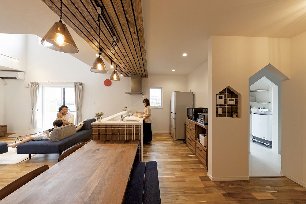 あいホーム。石塚工務店 【1680万円/間取り図有】カッコイイと暮らしやすいが融合した住まい。細やかな提案に光るセンスの建築実例画像4